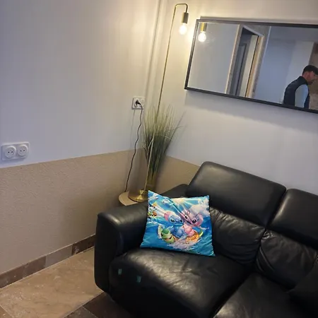 Holiday home Maison Luxe Aeroport 2 A 5 Personnes Tille